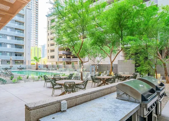 Spacious 2bd Urban Oasis Pool Gym Free Parking * Phoenix