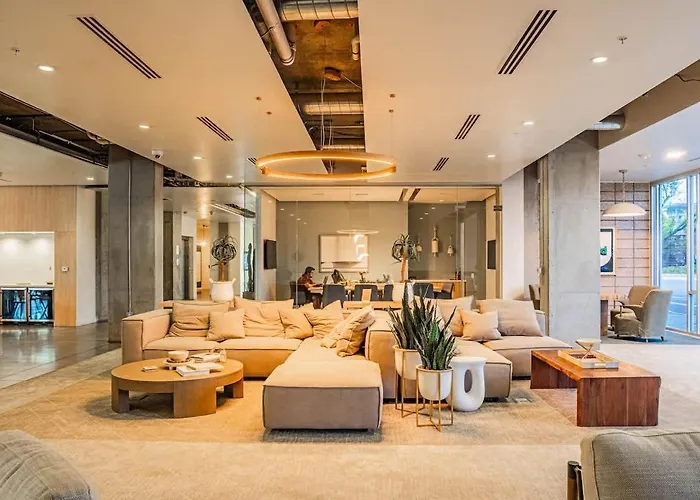 Apartment Spacious 2bd Urban Oasis Pool Gym Free Parking *
