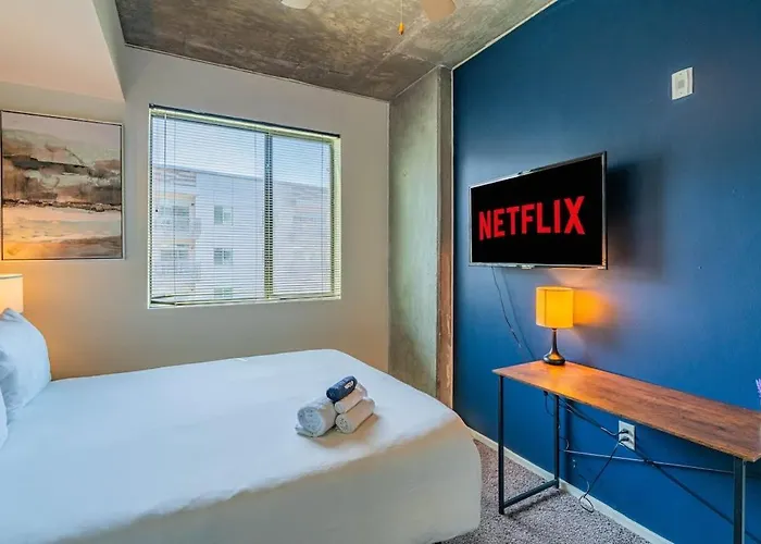 Spacious 2bd Urban Oasis Pool Gym Free Parking * Phoenix