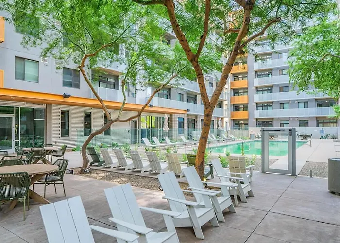 Spacious 2bd Urban Oasis Pool Gym Free Parking Phoenix