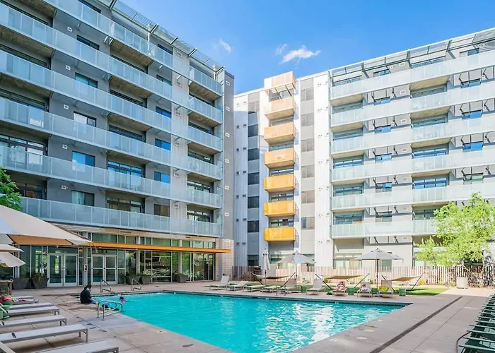 Spacious 2bd Urban Oasis Pool Gym Free Parking Apartment Phoenix