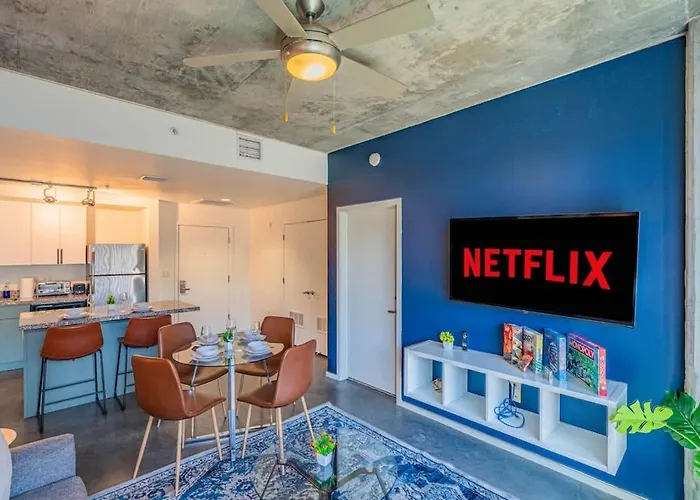 Spacious 2bd Urban Oasis Pool Gym Free Parking * Phoenix